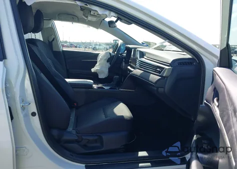 2025 Toyota Camry Le z USA, uszkodzony, nr VIN 4T1DAACK8SU118547